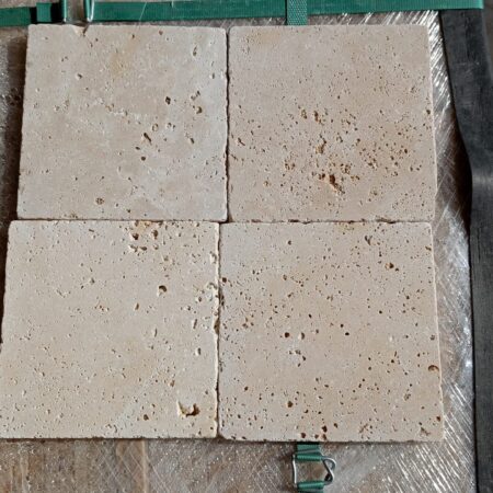 Doğal Traverten Taşı 10x10x1 cm – UV Baskıya Uygun Baskısız Dekoratif Magnet Taşı
